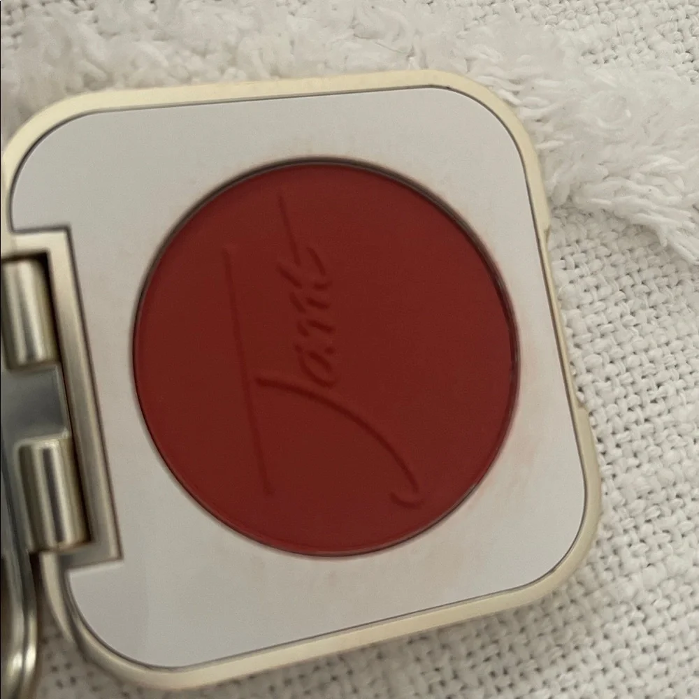 Jane Iredale blush in SUNSET